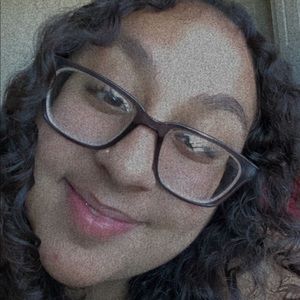 Meet your Posher, Perla